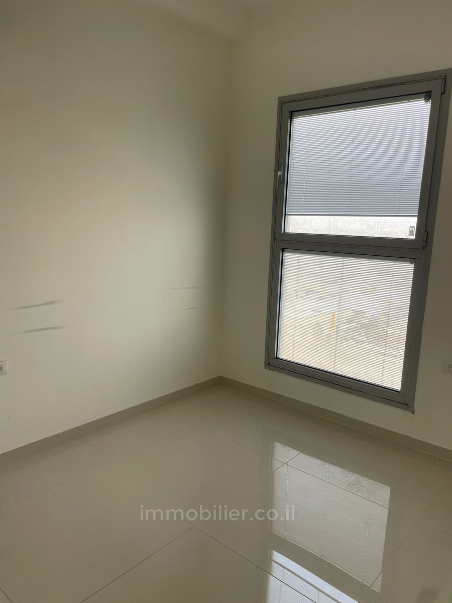 Apartamento 4 cômodos Jerusalém Baka 245-IBL-1962