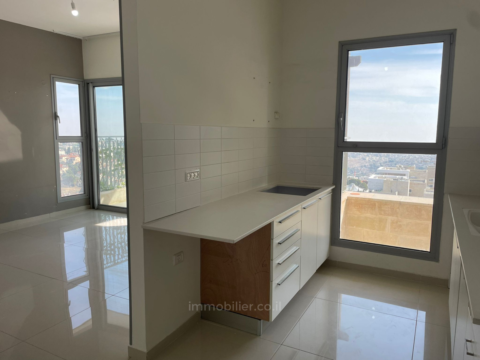 Apartamento 4 cômodos Jerusalém Baka 245-IBL-1962