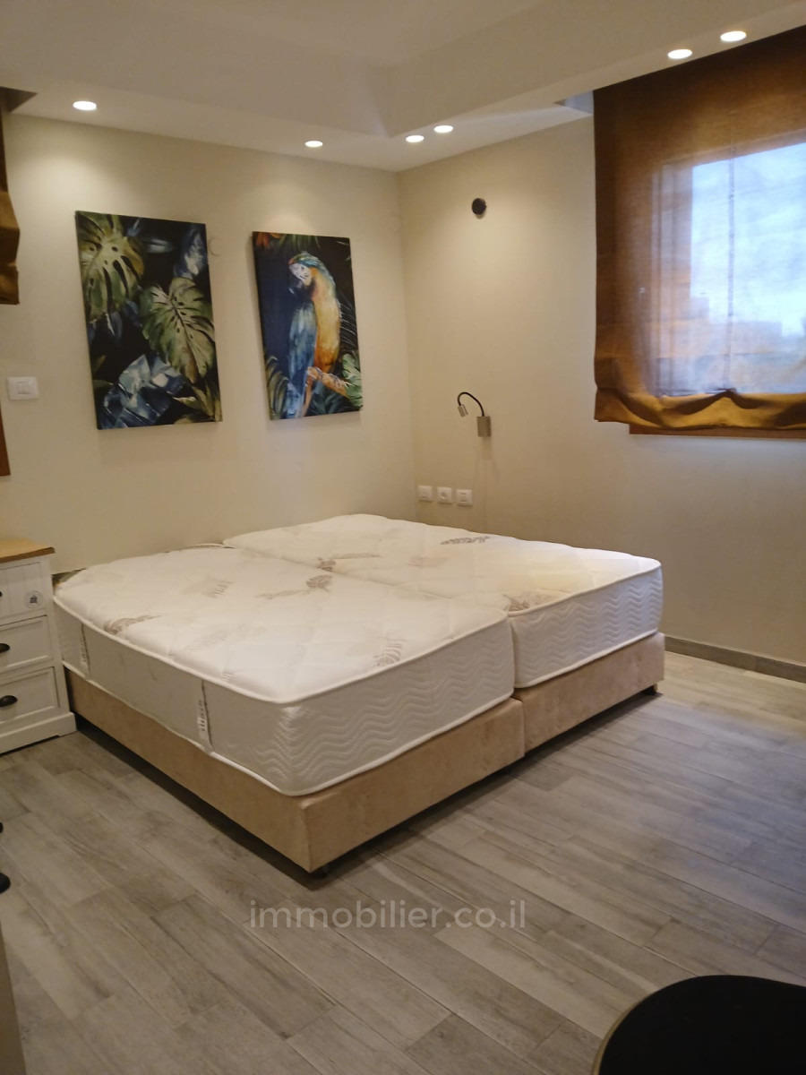 Apartamento 4 cômodos Jerusalém Mamila 245-IBL-1963