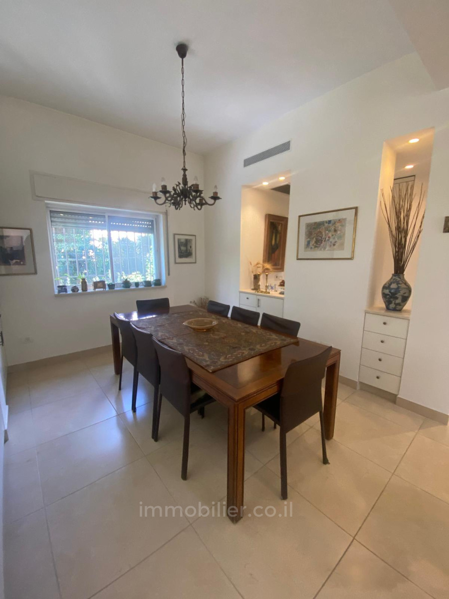 Duplex 5 cômodos Jerusalém Katamon hayeshana 245-IBL-1967