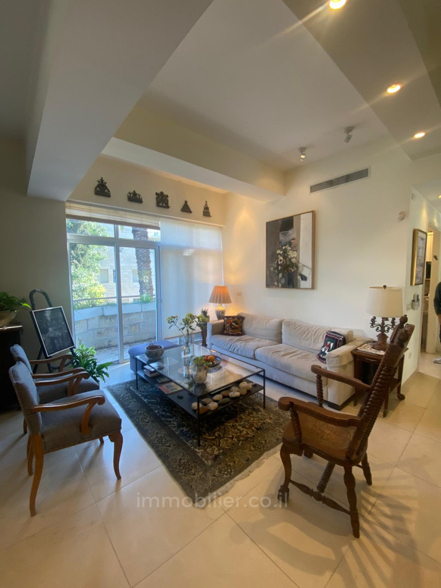 Duplex 5 cômodos Jerusalém Katamon hayeshana 245-IBL-1967