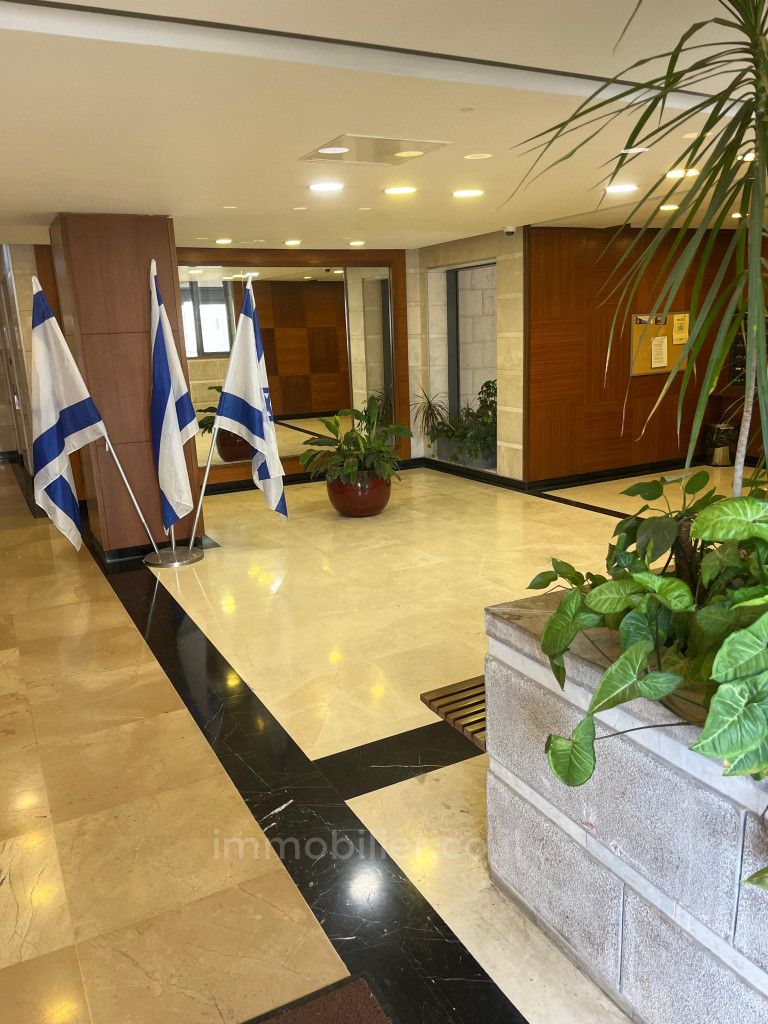 Apartamento 3 cômodos Jerusalém Arnona 245-IBL-1970