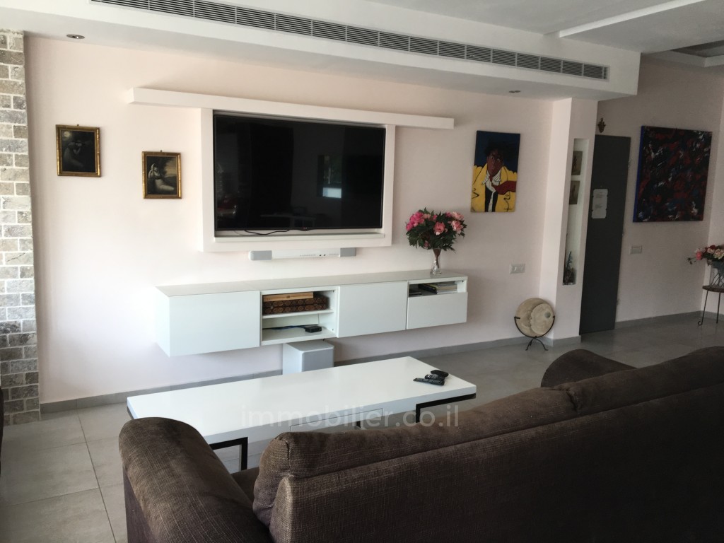 Duplex 4 cômodos Tel Aviv Região marítima 255-IBL-610
