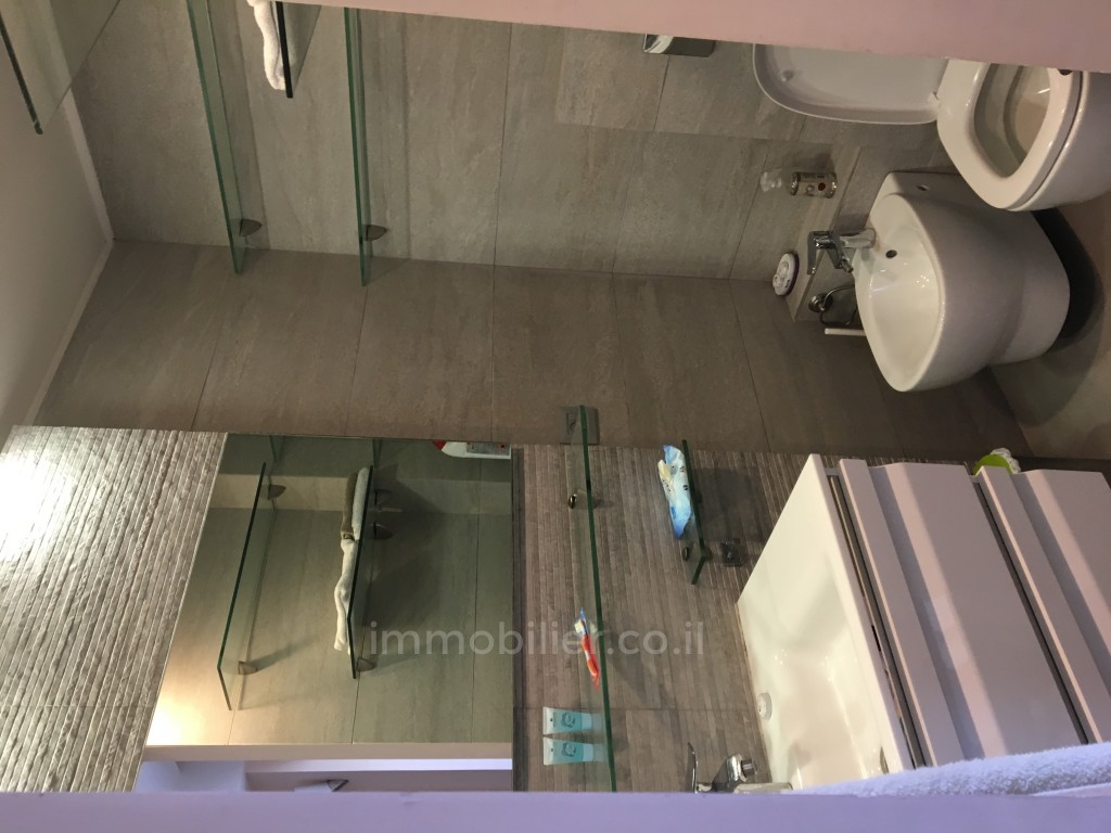 Duplex 4 cômodos Tel Aviv Região marítima 255-IBL-610