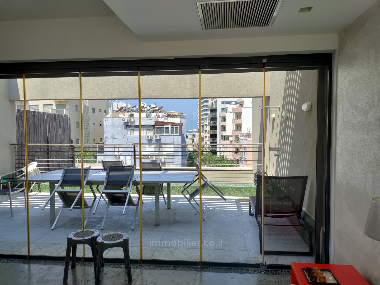 Duplex 4 cômodos Tel Aviv Kerem Hatemanim 255-IBL-682