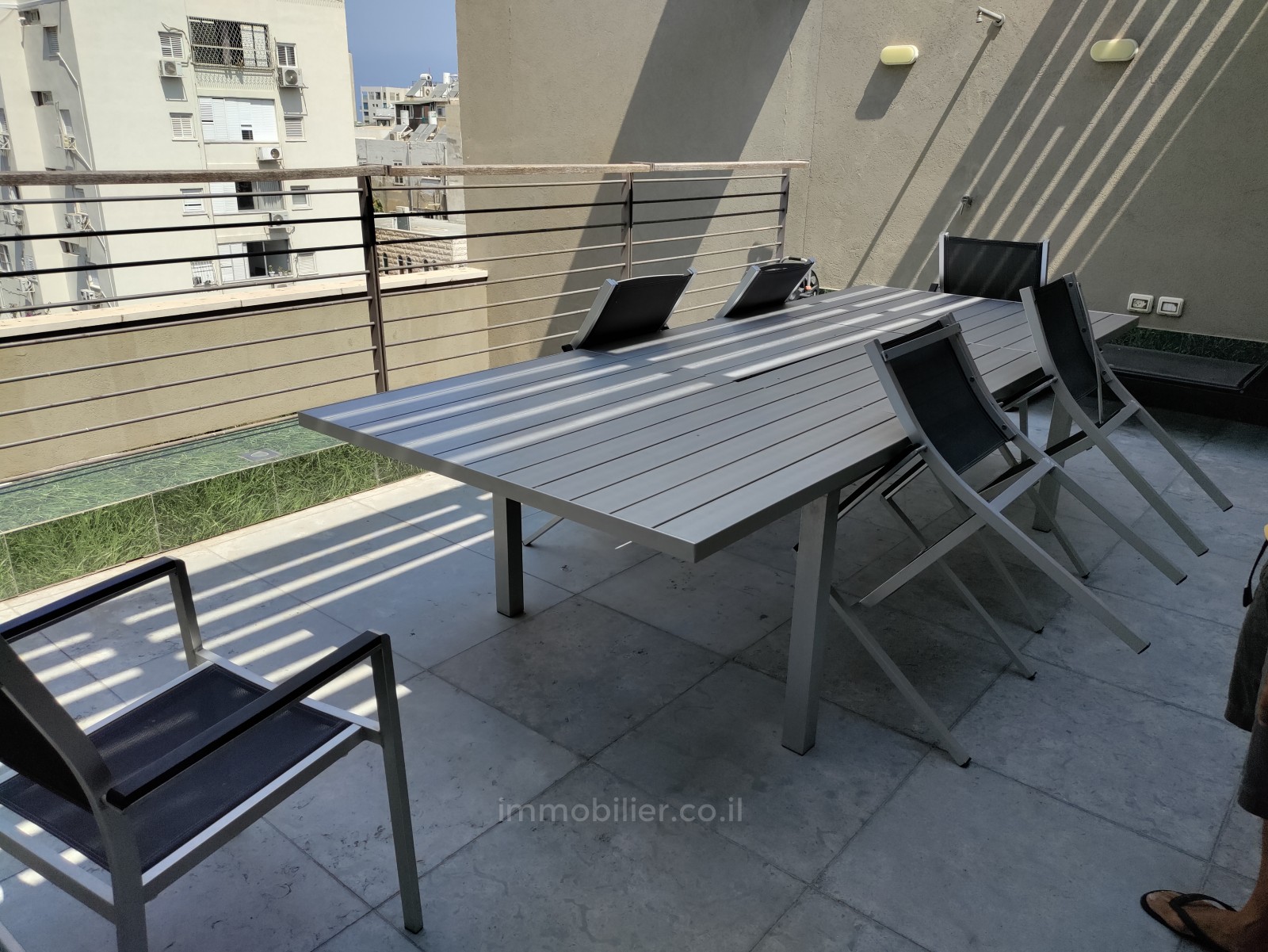 Duplex 4 cômodos Tel Aviv Kerem Hatemanim 255-IBL-682