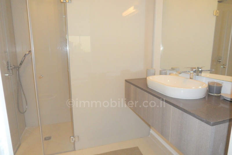 Apartamento 3 cômodos Tel Aviv Região marítima 291-IBL-593