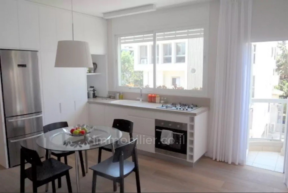 Apartamento 3 cômodos Tel Aviv Primeira linha de mar 291-IBL-641