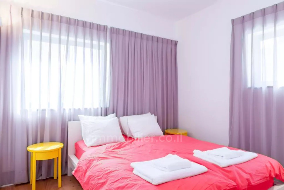 Apartamento 3 cômodos Tel Aviv Primeira linha de mar 291-IBL-642