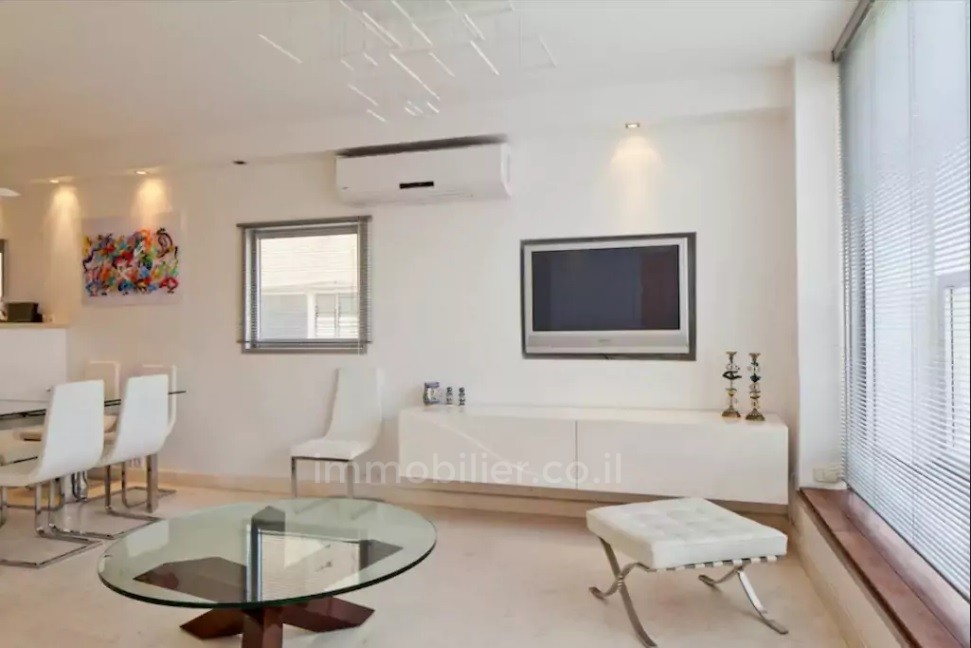 Apartamento 4 cômodos Tel Aviv Primeira linha de mar 291-IBL-644