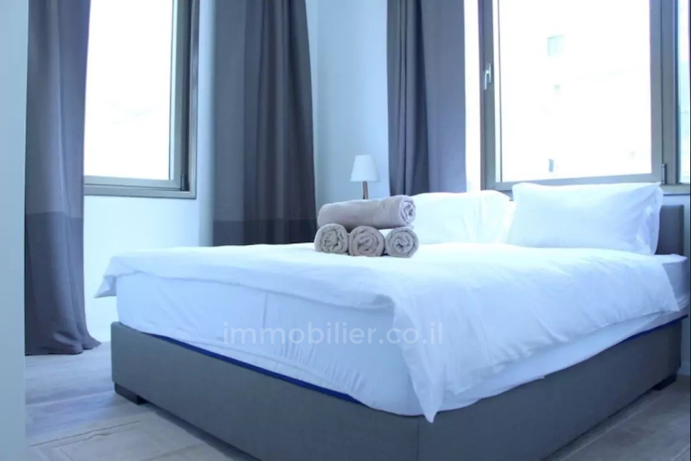 Apartamento 2 cômodos Tel Aviv Primeira linha de mar 291-IBL-646