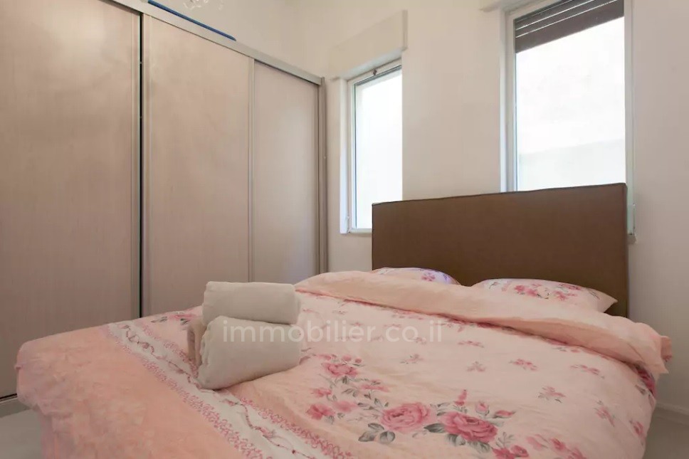 Apartamento garden 3 cômodos Tel Aviv Primeira linha de mar 291-IBL-648