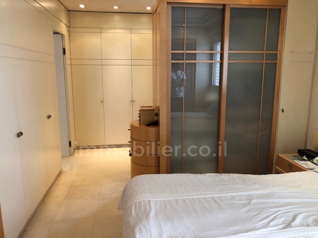 Apartamento 4 cômodos Tel Aviv Centro da cidade 291-IBL-669
