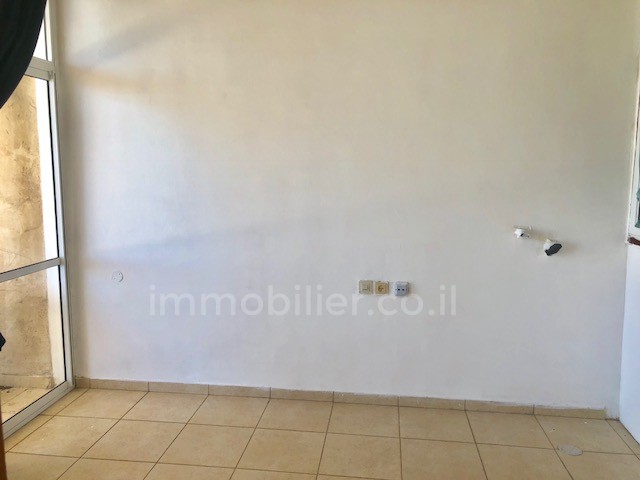 Duplex 3 cômodos Tel Aviv Yaffo 291-IBL-673