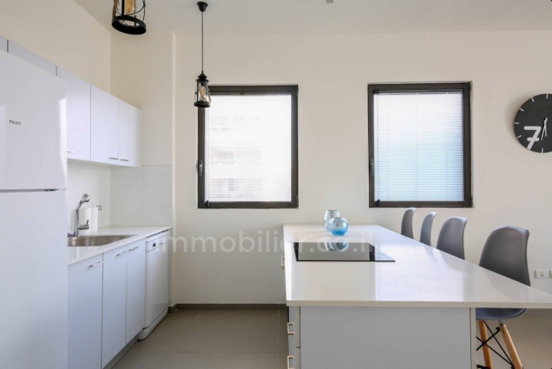 Apartamento 3 cômodos Tel Aviv Região marítima 291-IBL-715