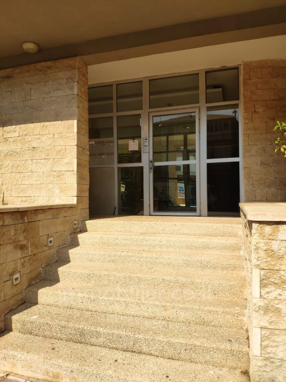 Apartamento 4 cômodos Givataim Borohov 291-IBL-738