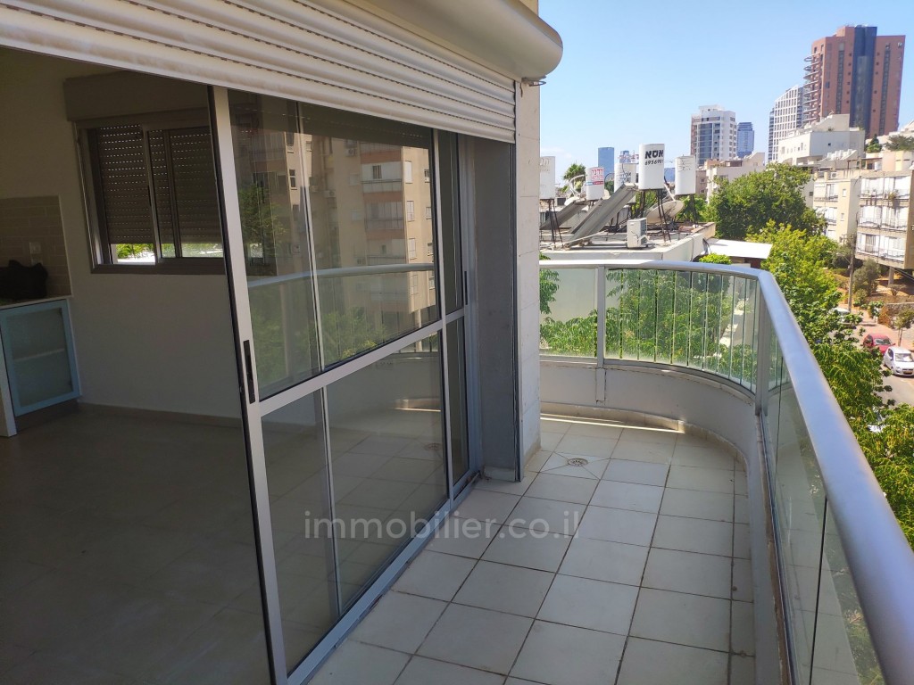 Apartamento 4 cômodos Givataim Borohov 291-IBL-743