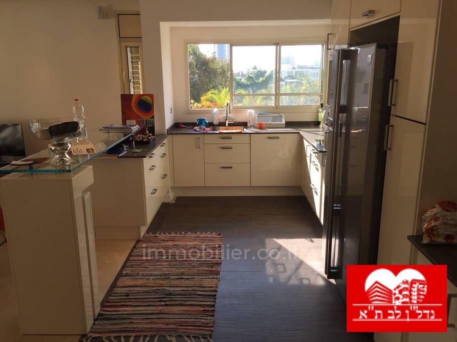 Apartamento 3 cômodos Tel Aviv Rothshild 291-IBL-762