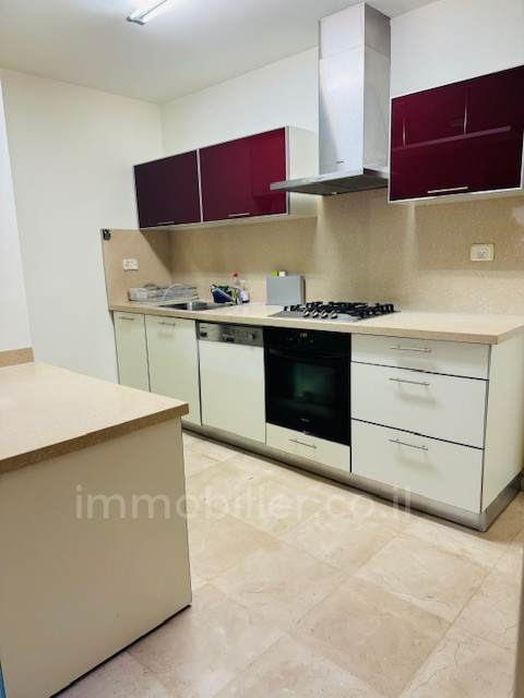 Apartamento 2 cômodos Tel Aviv Shenkin 291-IBL-786