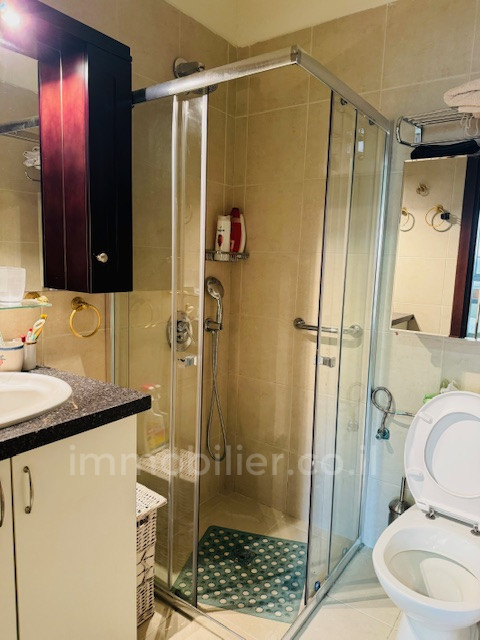 Apartamento 2 cômodos Tel Aviv Shenkin 291-IBL-786