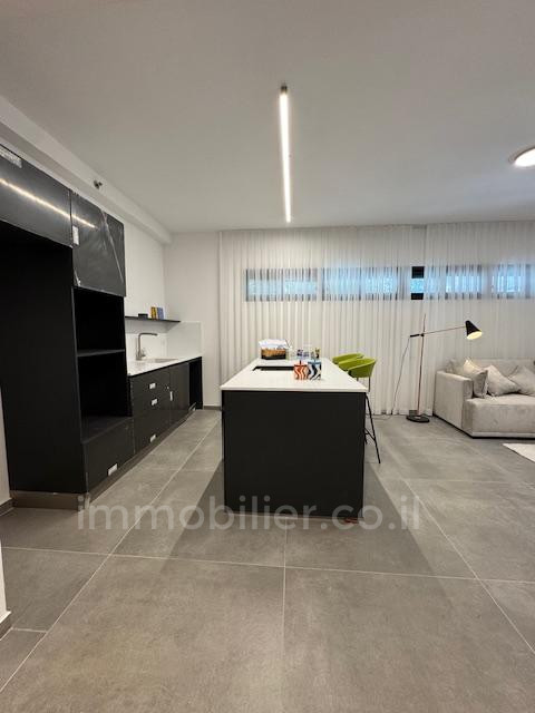 Apartamento 3 cômodos Tel Aviv Centro da cidade 291-IBL-813