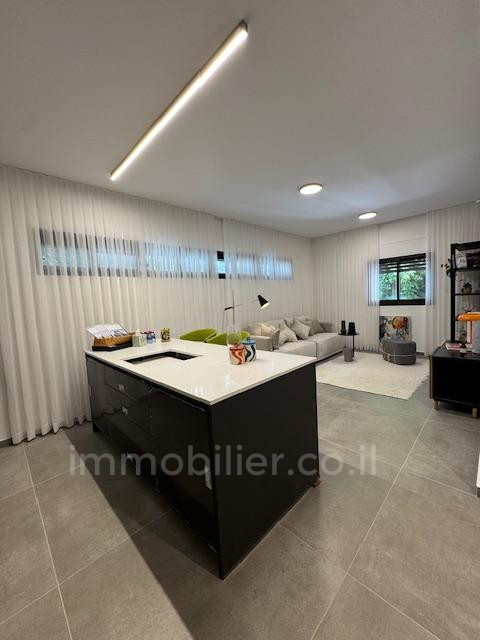 Apartamento 3 cômodos Tel Aviv Centro da cidade 291-IBL-813