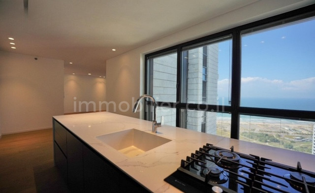 Cobertura 5 cômodos Bat yam Bat yam 291-IBL-819