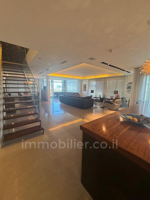 Duplex 4 cômodos Herzliya Marina 291-IBL-821