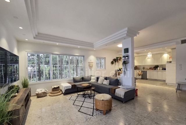 Duplex 4 cômodos Givataim Shenkin 291-IBL-822