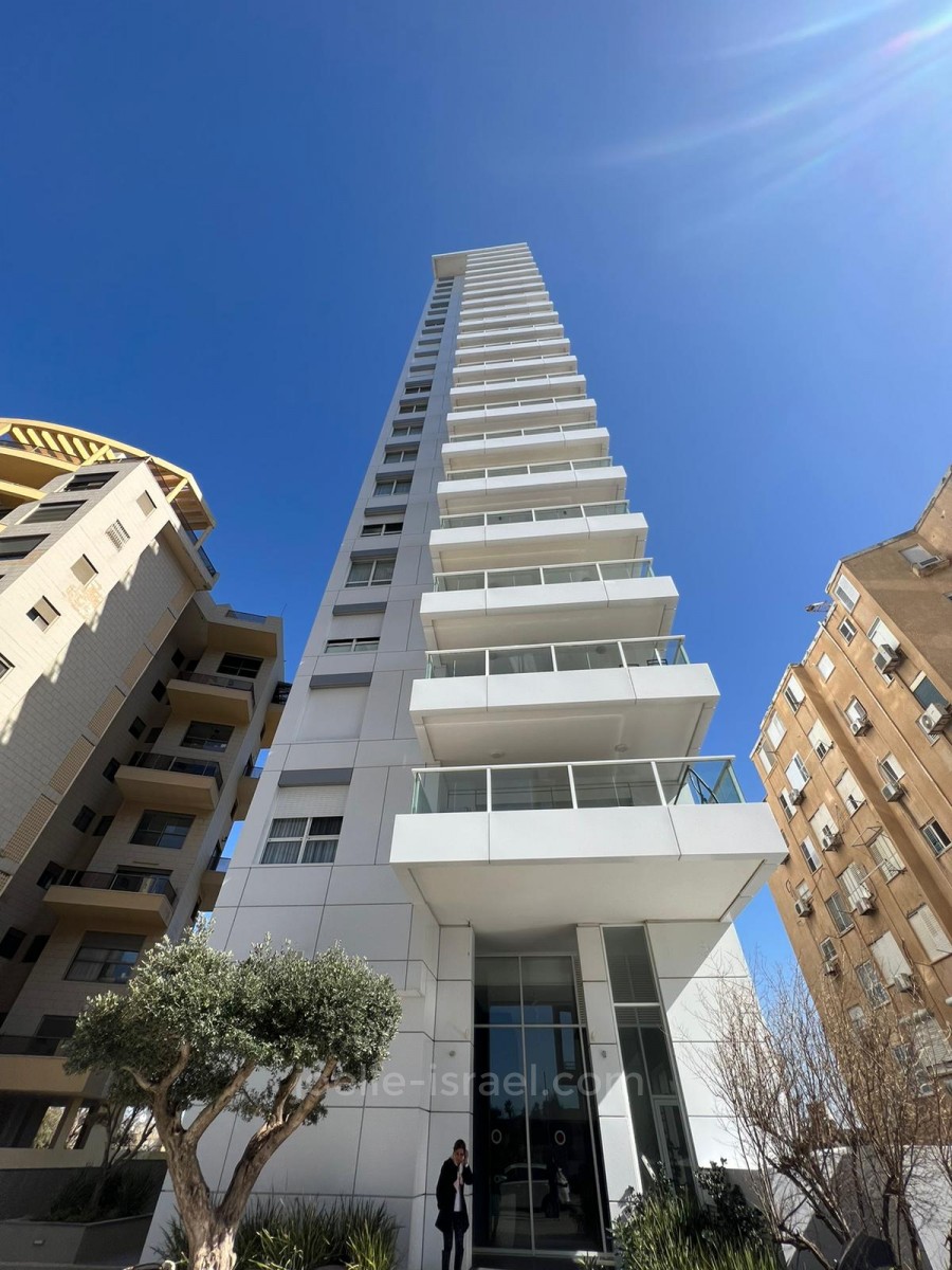 Apartamento 5 cômodos Netanya Centro da cidade 316-IBL-1506