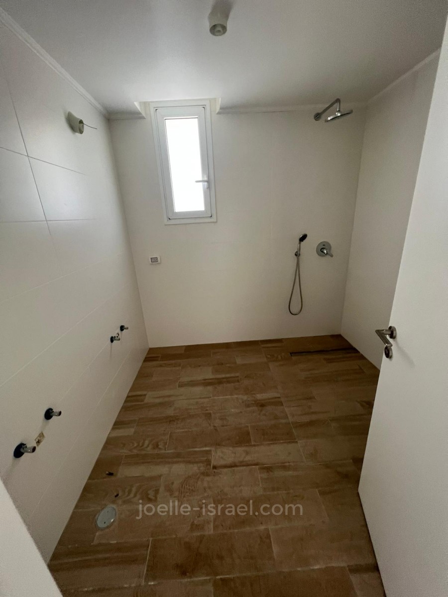 Apartamento 5 cômodos Netanya Centro da cidade 316-IBL-1506