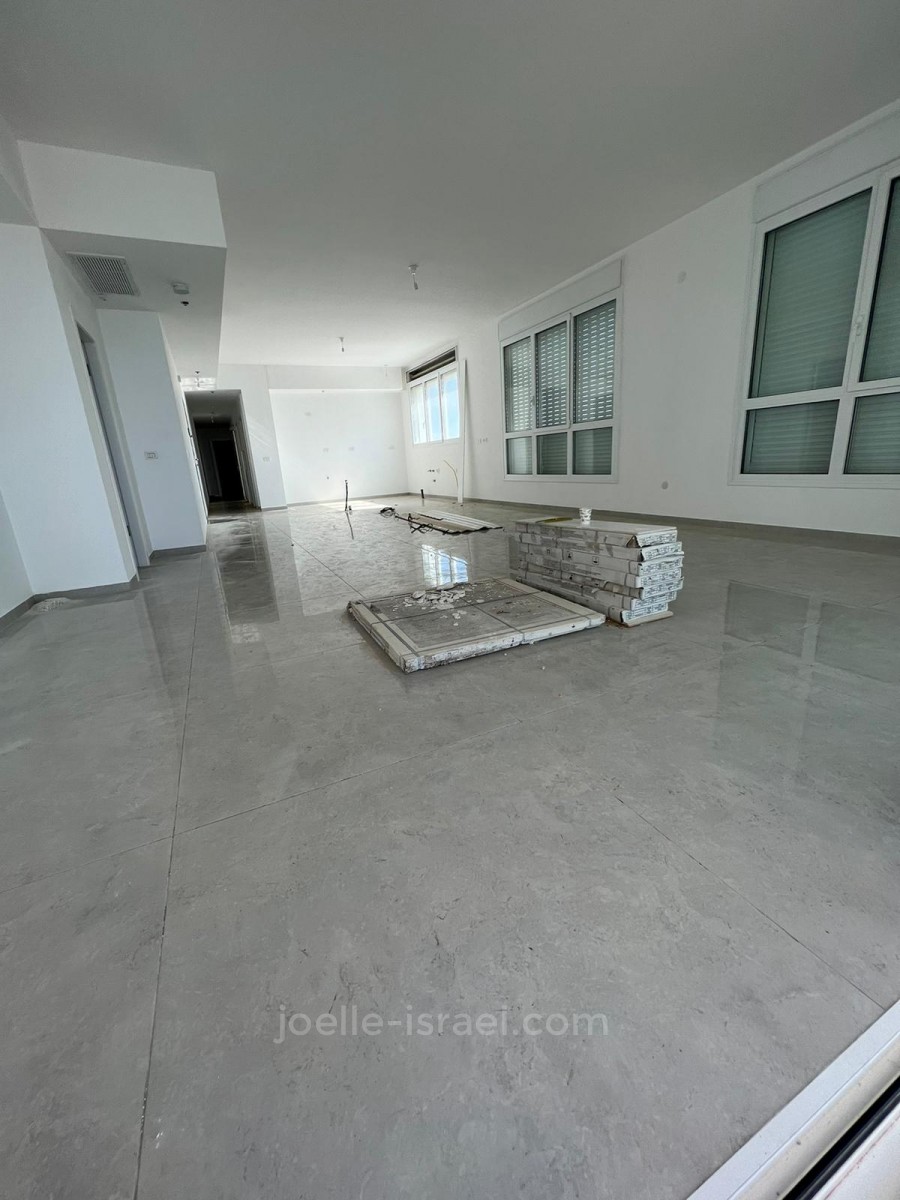 Apartamento 5 cômodos Netanya Centro da cidade 316-IBL-1506