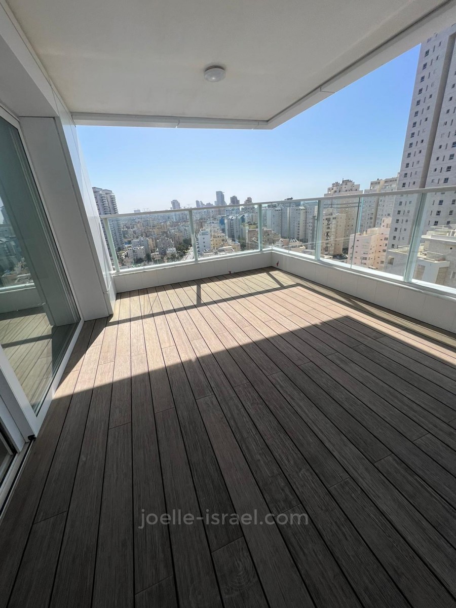 Apartamento 5 cômodos Netanya Centro da cidade 316-IBL-1506