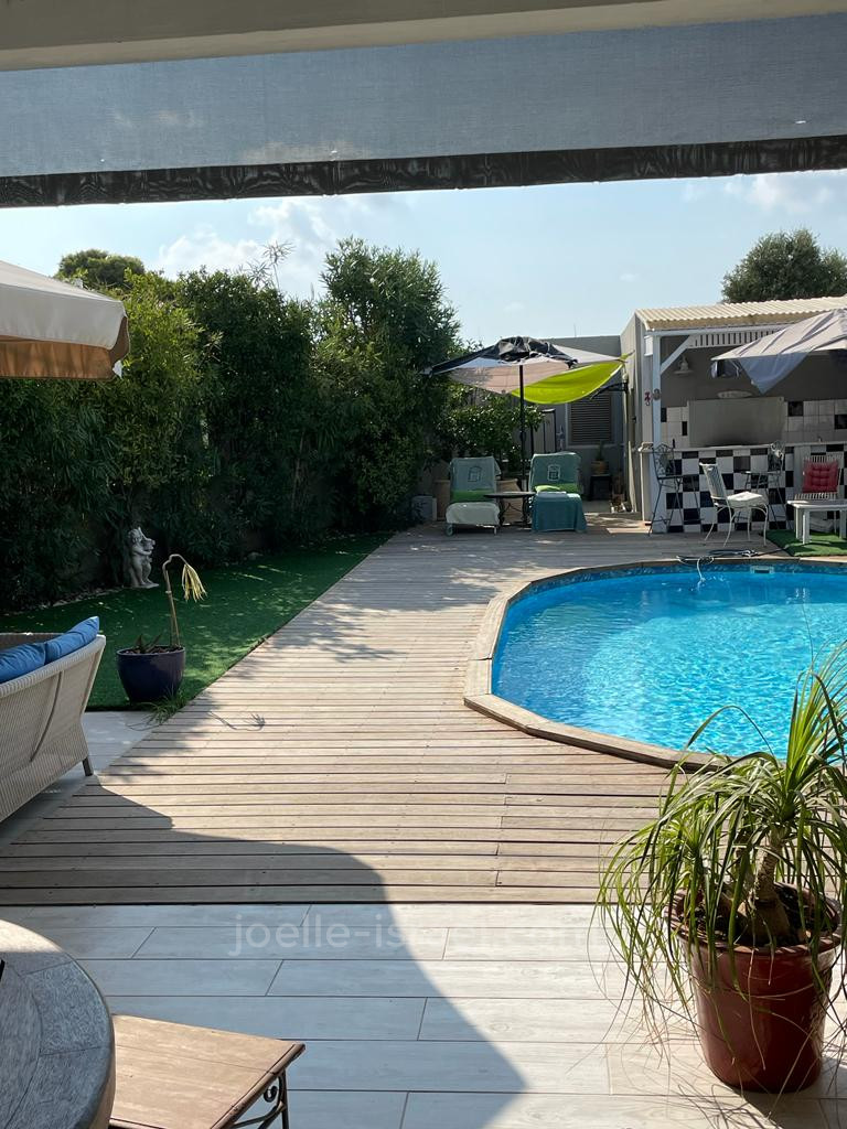 Casarão 6 cômodos Netanya Ein Hatechelet 316-IBL-1621