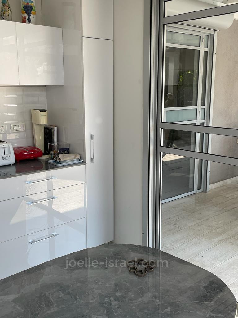 Casarão 6 cômodos Netanya Ein Hatechelet 316-IBL-1621