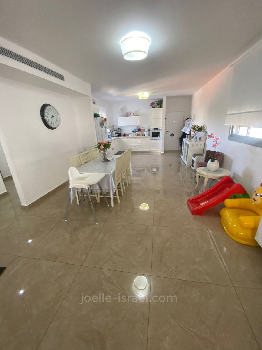 Apartamento 5 cômodos Netanya Centro da cidade 316-IBL-1638