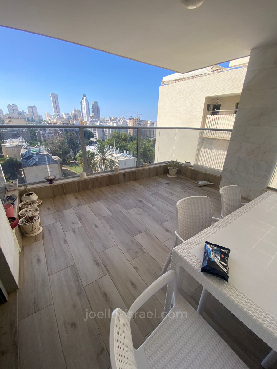 Apartamento 5 cômodos Netanya Centro da cidade 316-IBL-1638