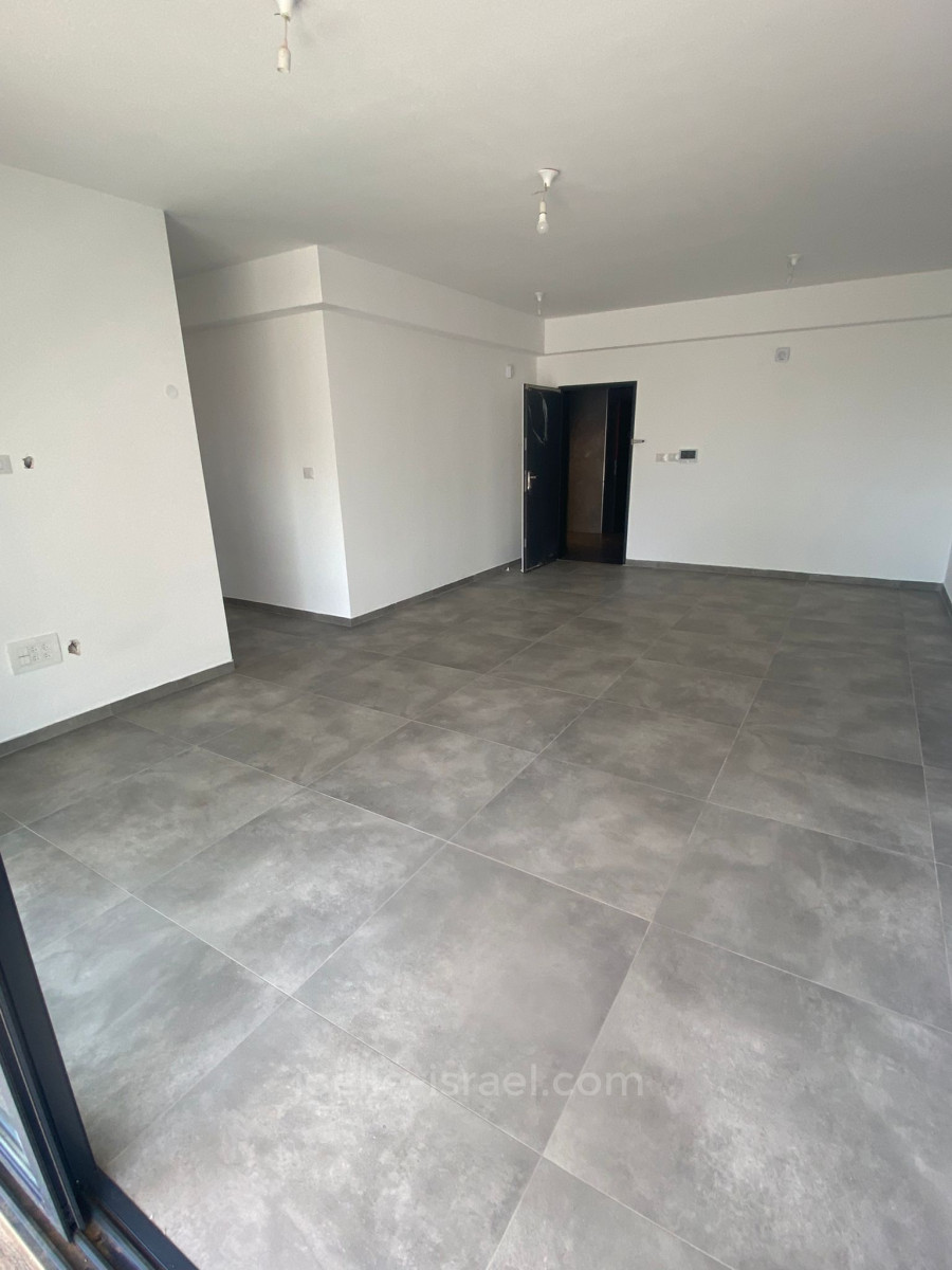 Apartamento 5 cômodos Netanya Centro da cidade 316-IBL-1640