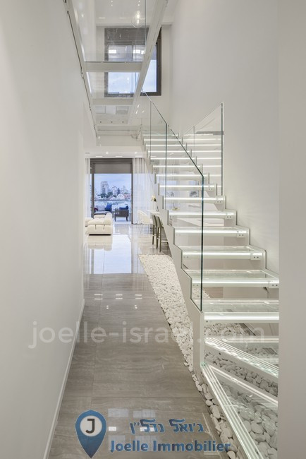 Duplex 5 cômodos Netanya Centro da cidade 316-IBL-1681