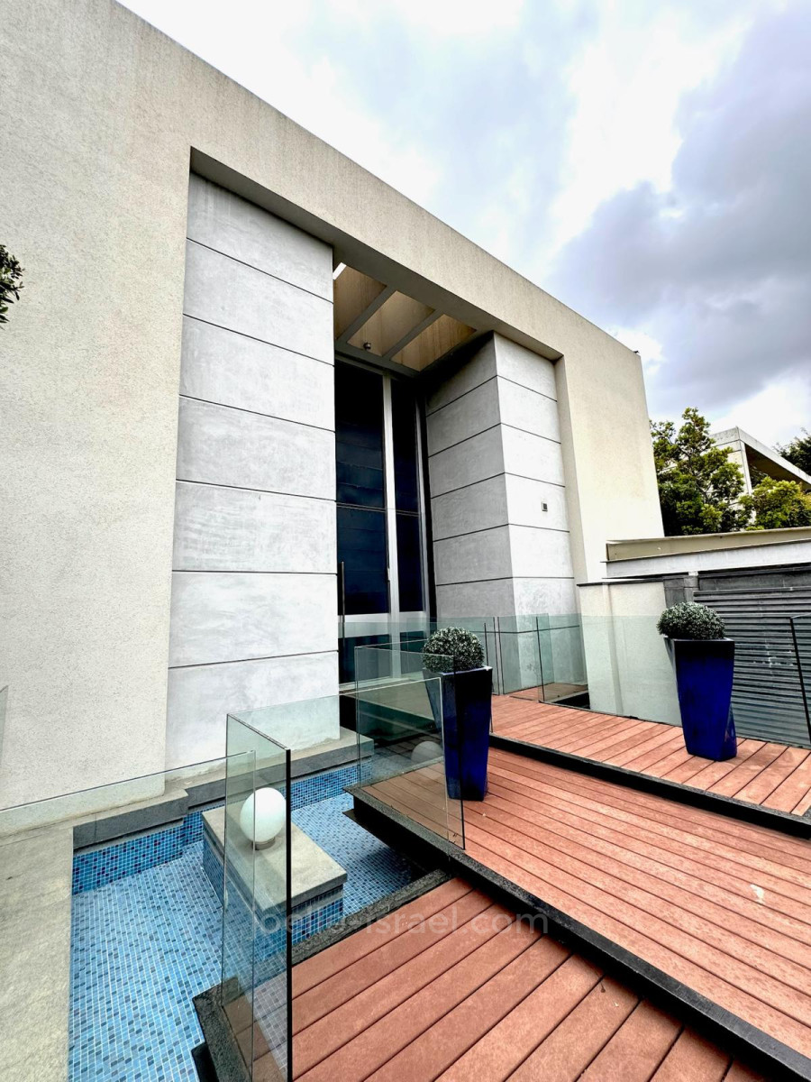 Casarão 10 cômodos Raanana Raanana 316-IBL-1696