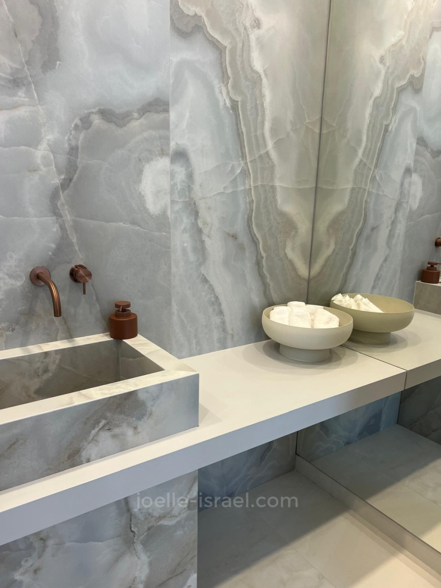 Casarão 7 cômodos Netanya Centro da cidade 316-IBL-1716