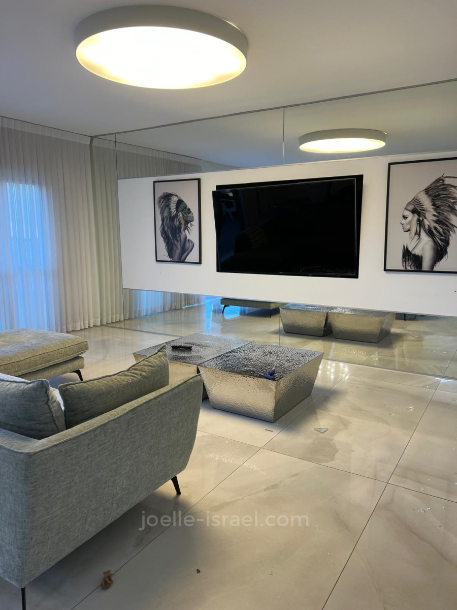 Duplex-Cobertura 6 cômodos Netanya Centro da cidade 316-IBL-1717