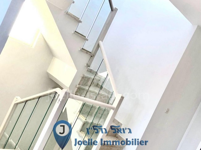 Cobertura 5 cômodos Netanya Centro da cidade 316-IBL-1756