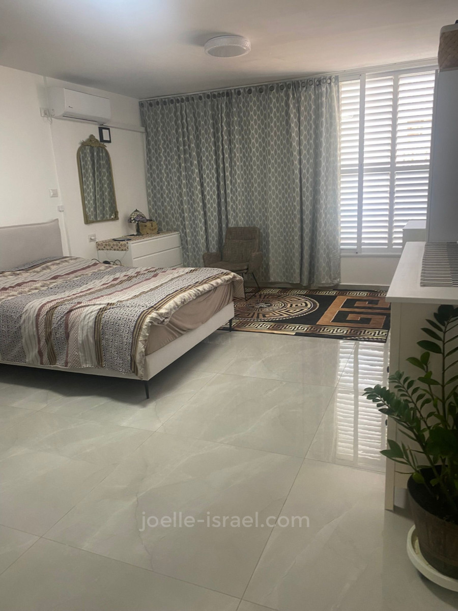 Apartamento 4 cômodos Netanya Centro da cidade 316-IBL-1768