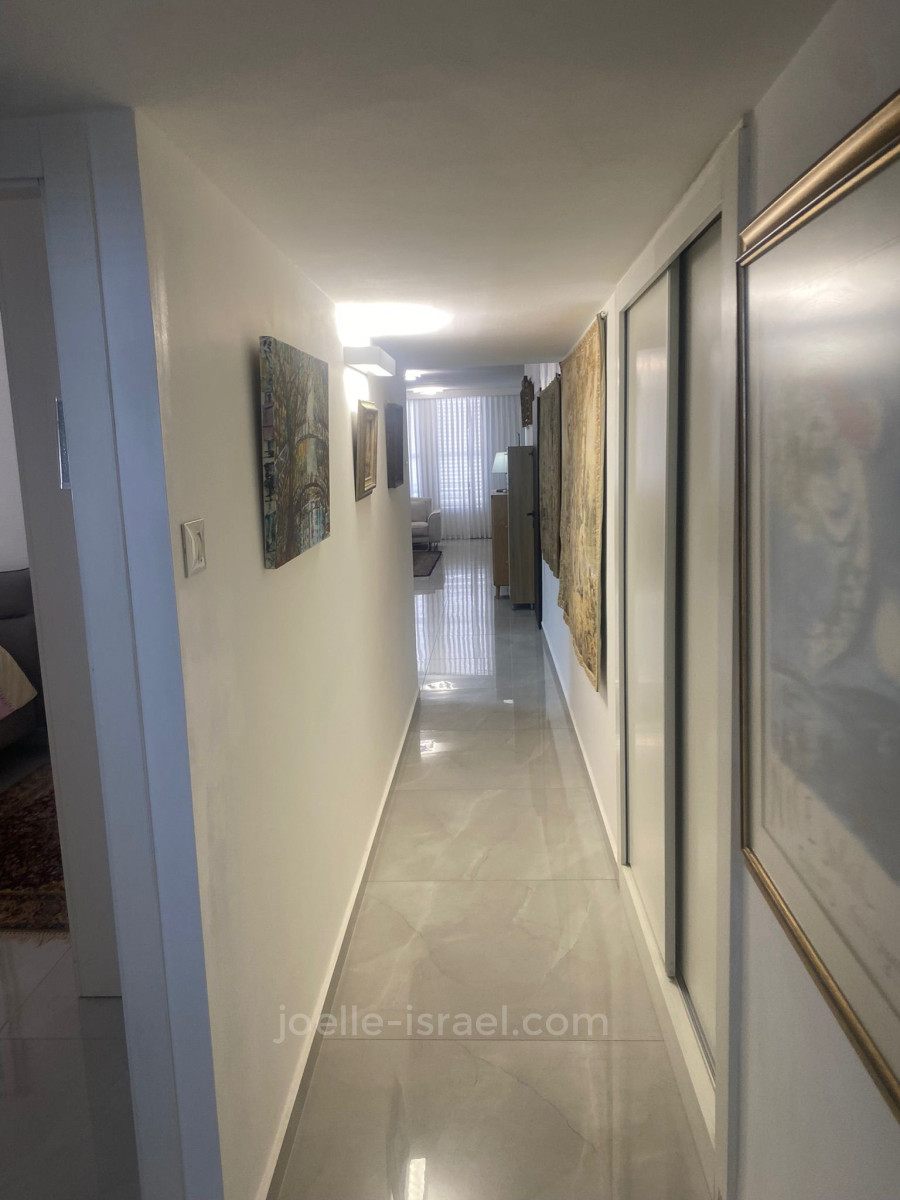 Apartamento 4 cômodos Netanya Centro da cidade 316-IBL-1768