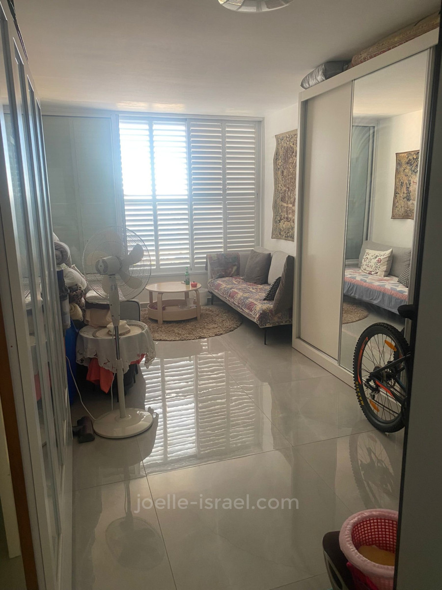 Apartamento 4 cômodos Netanya Centro da cidade 316-IBL-1768
