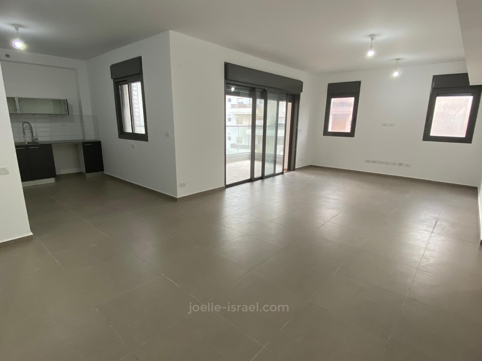 Apartamento 4 cômodos Netanya Agamim 316-IBL-1771