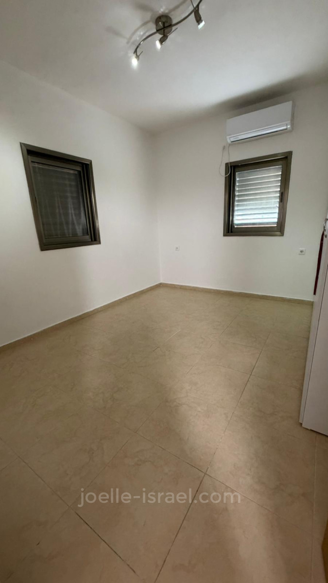 Apartamento 3 cômodos Netanya Centro da cidade 316-IBL-1773