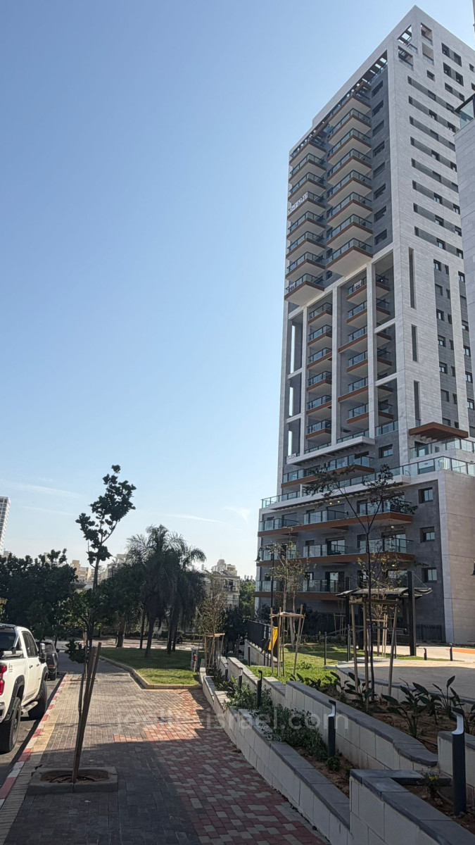 Casarão 4 cômodos Netanya Mar 316-IBL-1776