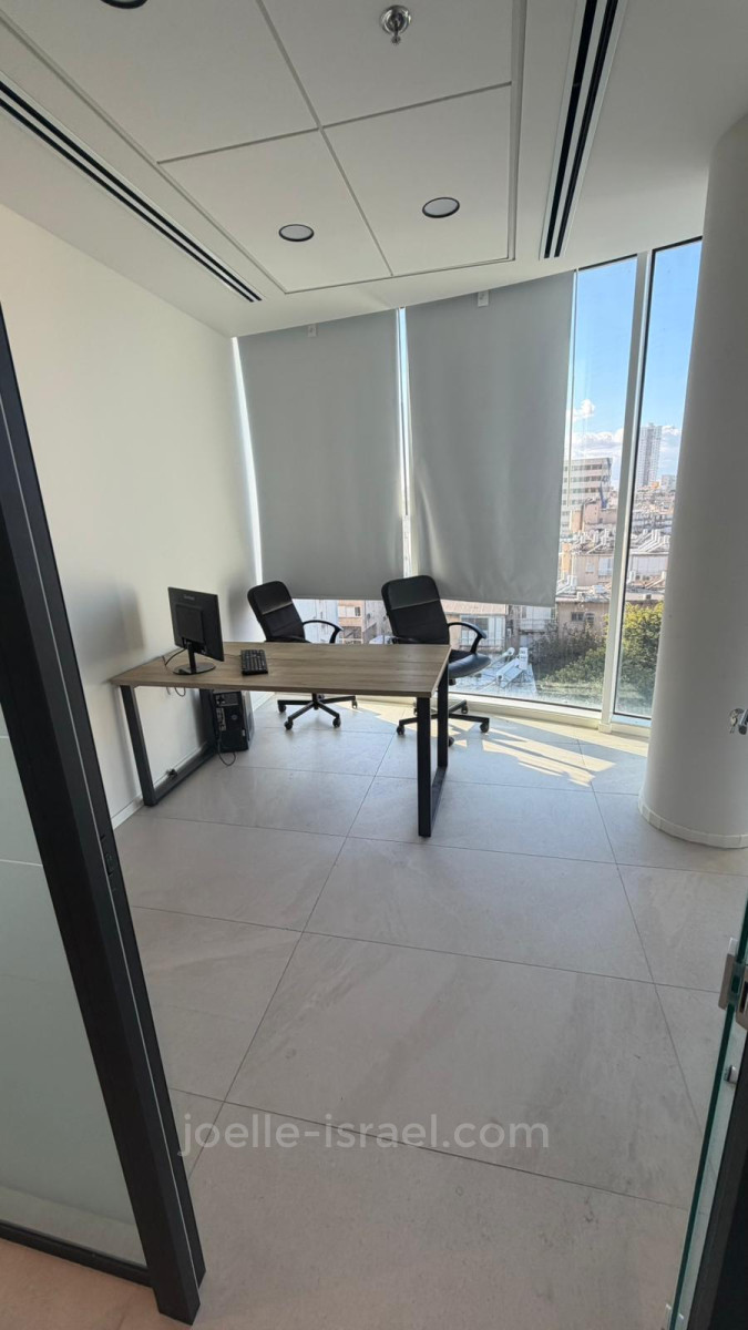 Escritórios 6 cômodos Netanya Centro da cidade 316-IBL-1780